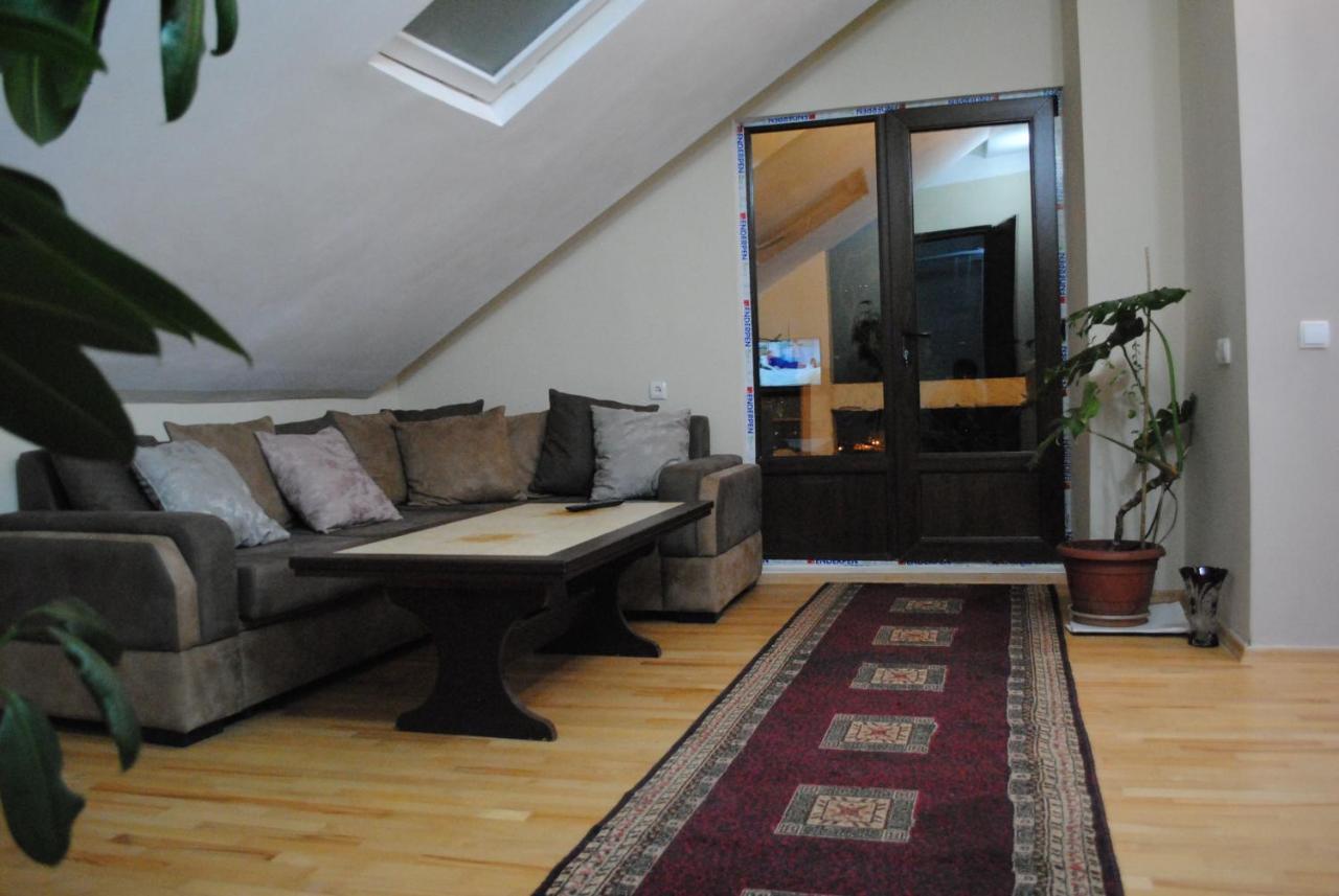 Family Guesthouse - Macharashvili Tbilisi Bagian luar foto