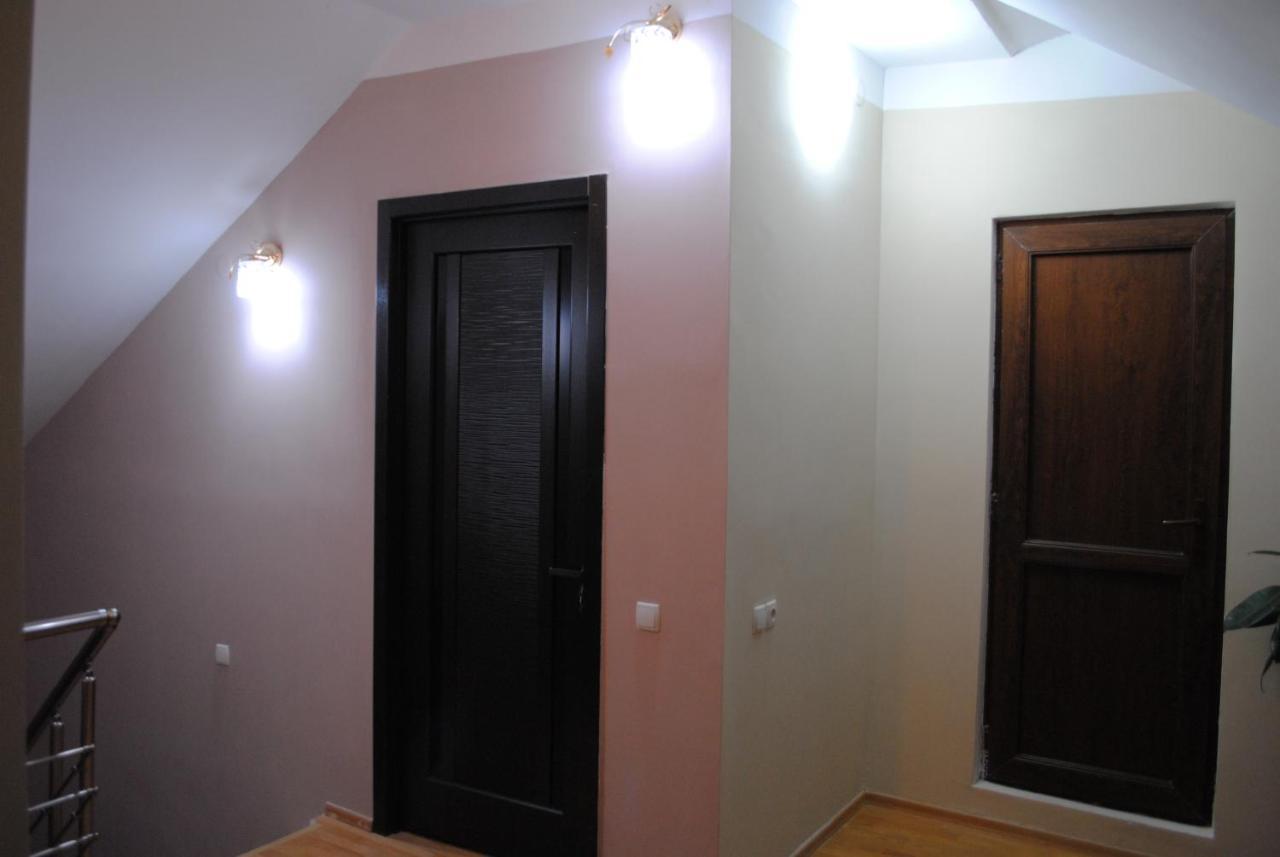 Family Guesthouse - Macharashvili Tbilisi Bagian luar foto