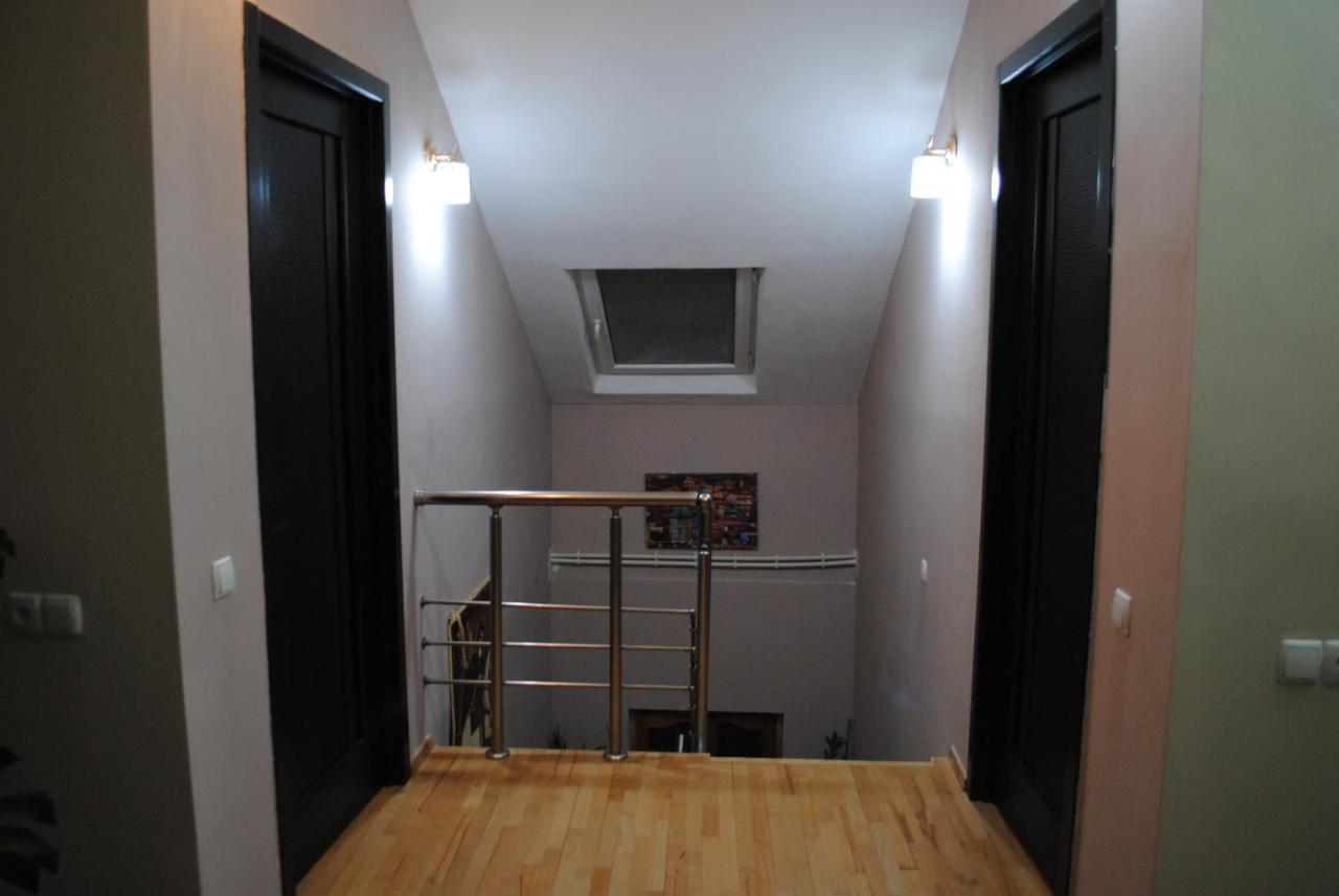 Family Guesthouse - Macharashvili Tbilisi Bagian luar foto