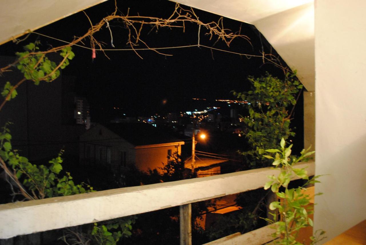 Family Guesthouse - Macharashvili Tbilisi Bagian luar foto