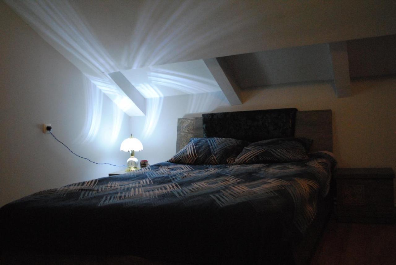 Family Guesthouse - Macharashvili Tbilisi Bagian luar foto