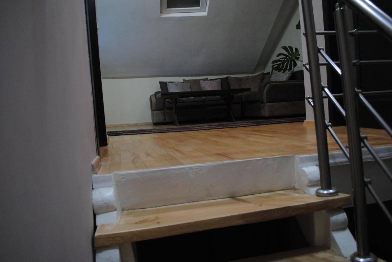 Family Guesthouse - Macharashvili Tbilisi Bagian luar foto
