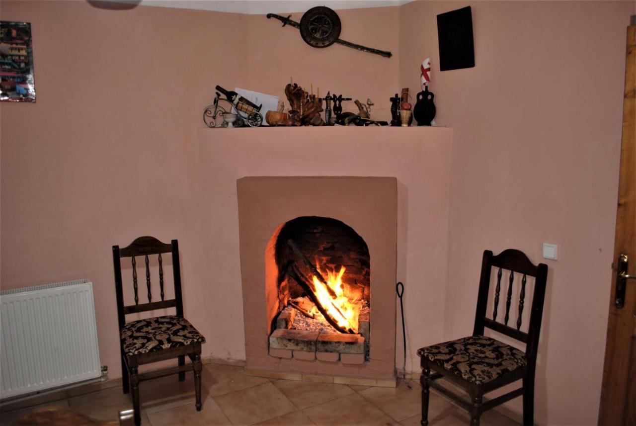 Family Guesthouse - Macharashvili Tbilisi Bagian luar foto