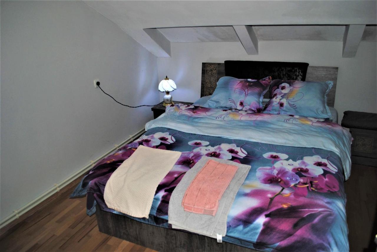 Family Guesthouse - Macharashvili Tbilisi Bagian luar foto