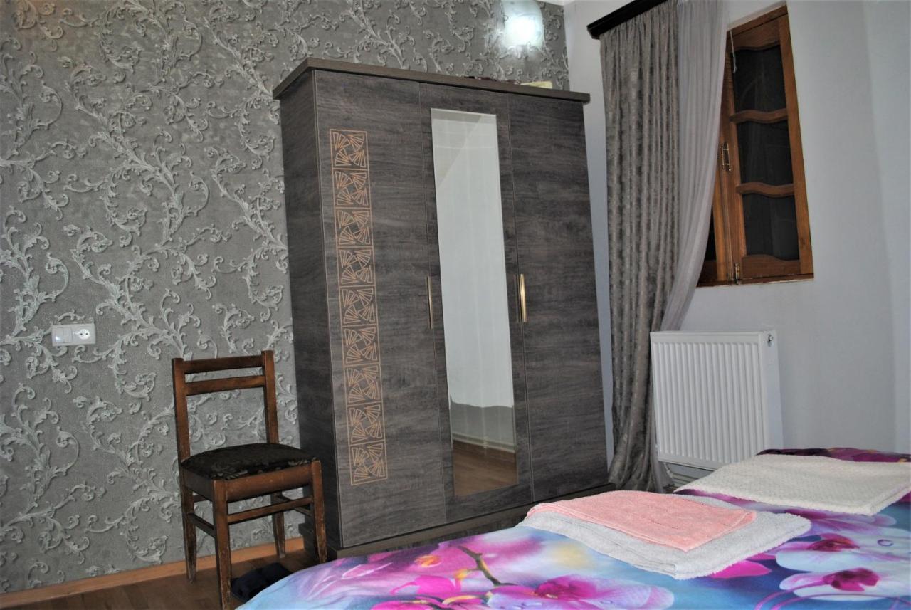 Family Guesthouse - Macharashvili Tbilisi Bagian luar foto