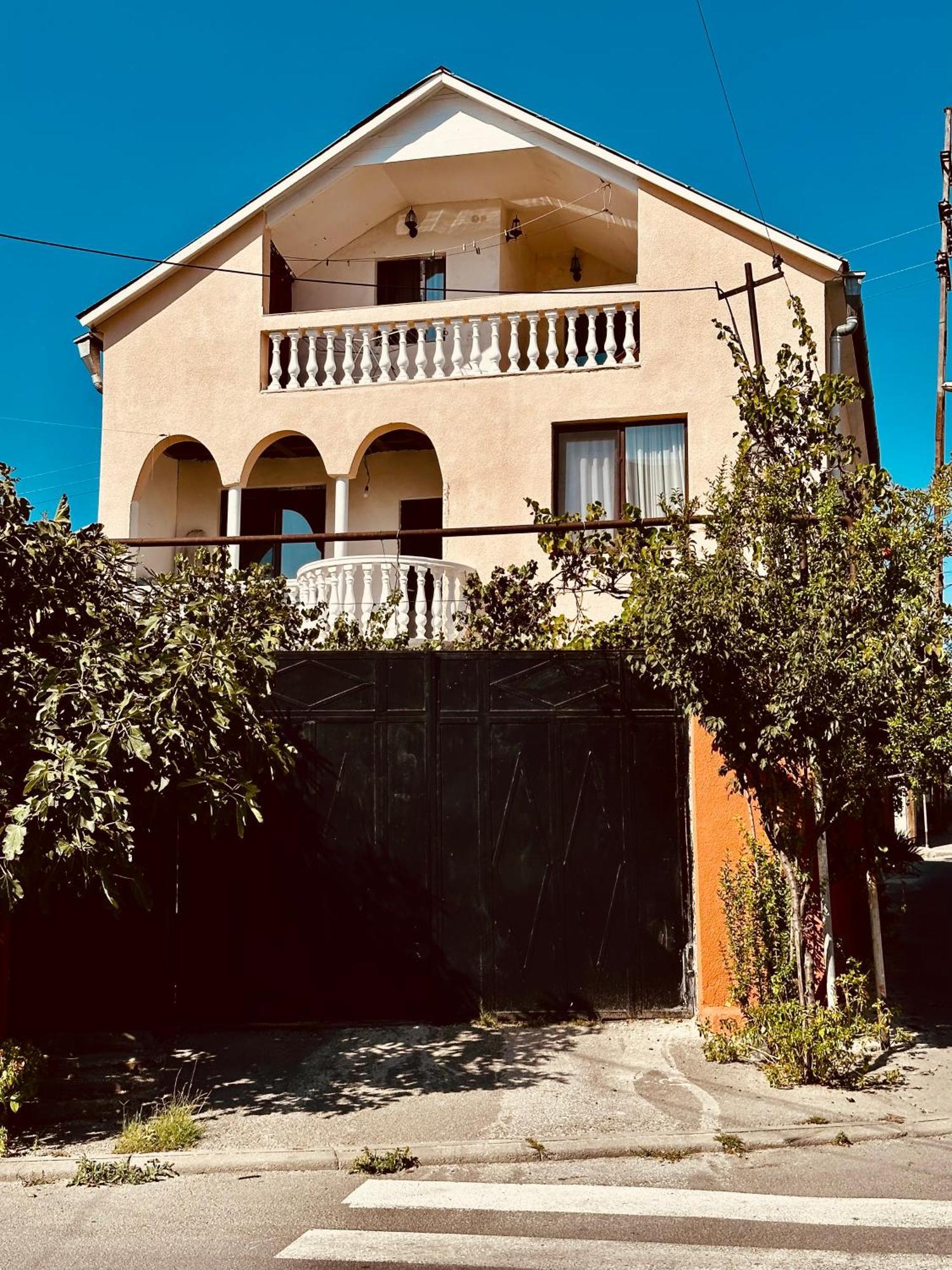 Family Guesthouse - Macharashvili Tbilisi Bagian luar foto